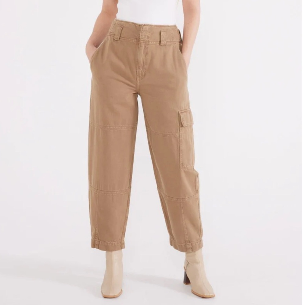 ETICA Juni Relaxed Cargo Pants in Tan Petrified Oak